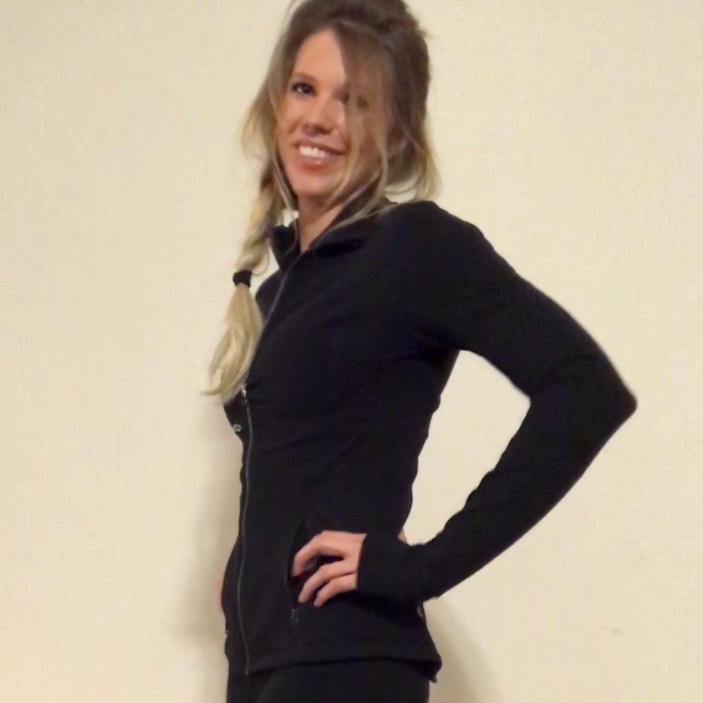 Lululemon define jacket 🏋️‍♀️ - Picture 3 of 7